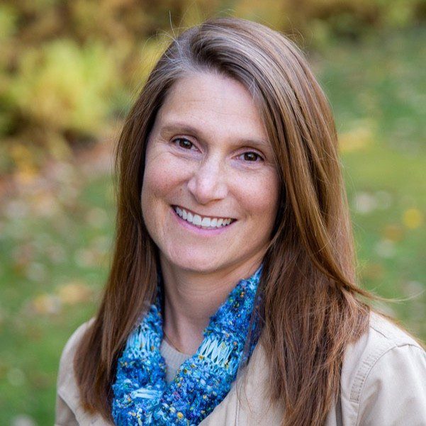 Jenny Barba Headshot